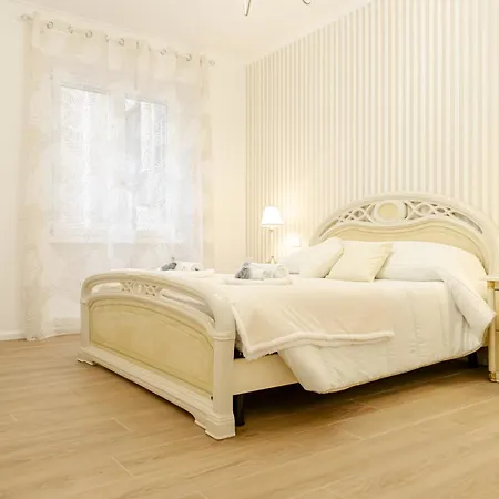 San Giovanni 200mt Metroc Moderno Per 5 Persone Al Centro Róma