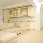 San Giovanni 200mt Metroc Moderno Per 5 Persone Al Centro Рим